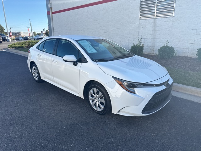 2024 Toyota Corolla LE photo 2