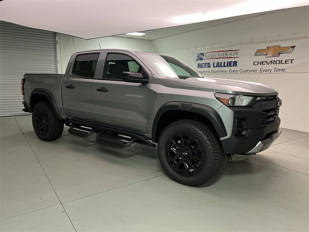 2026 Chevrolet Colorado Trail Boss photo 2