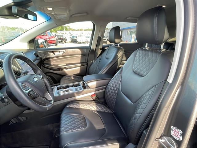 2024 Ford Edge Titanium photo 15