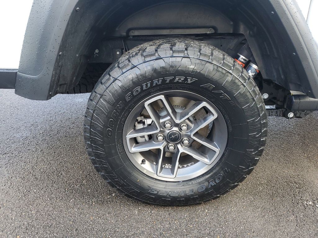 2025 Jeep Gladiator Mojave photo 3