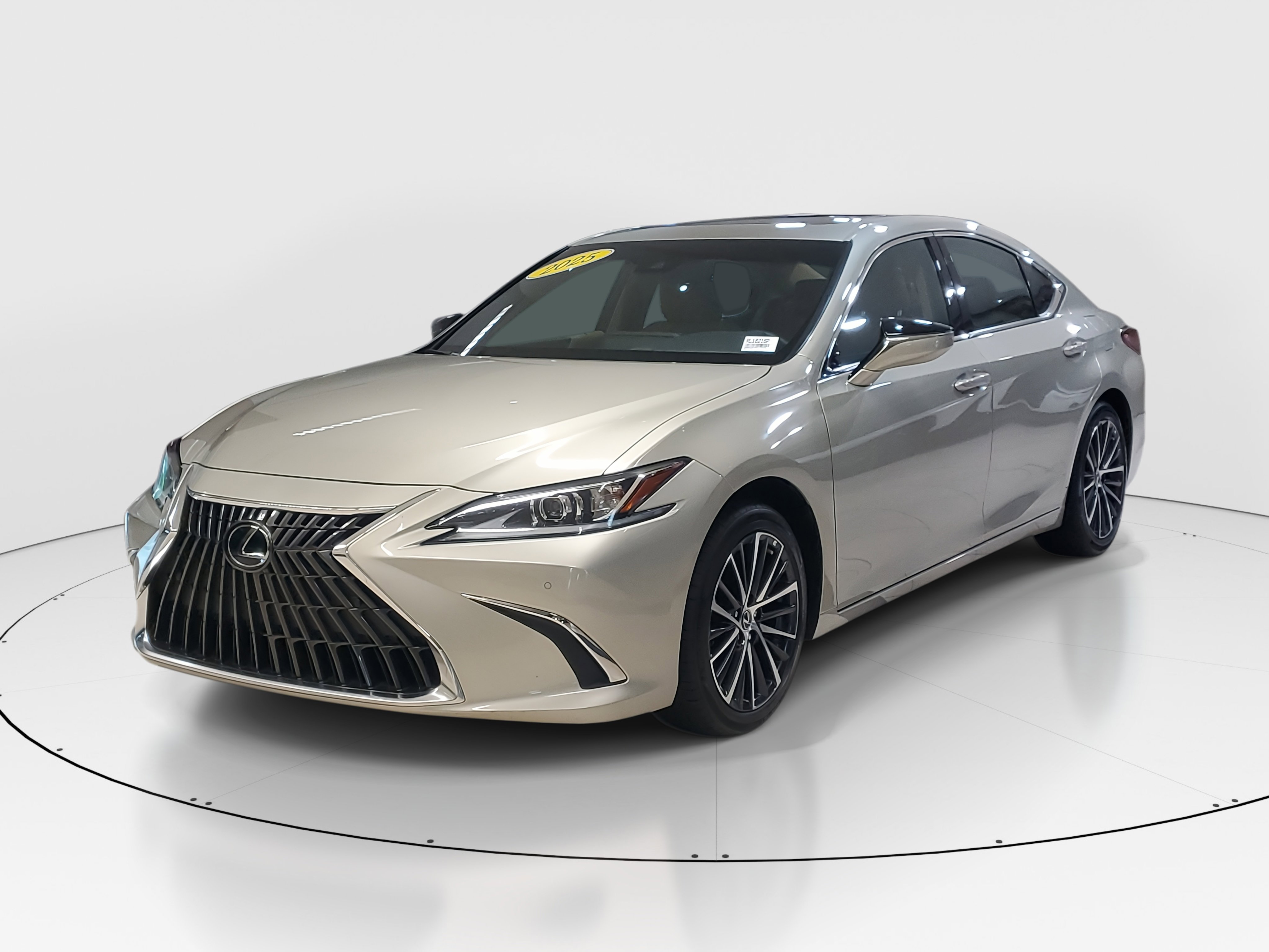 2025 Lexus ES 350 photo 4