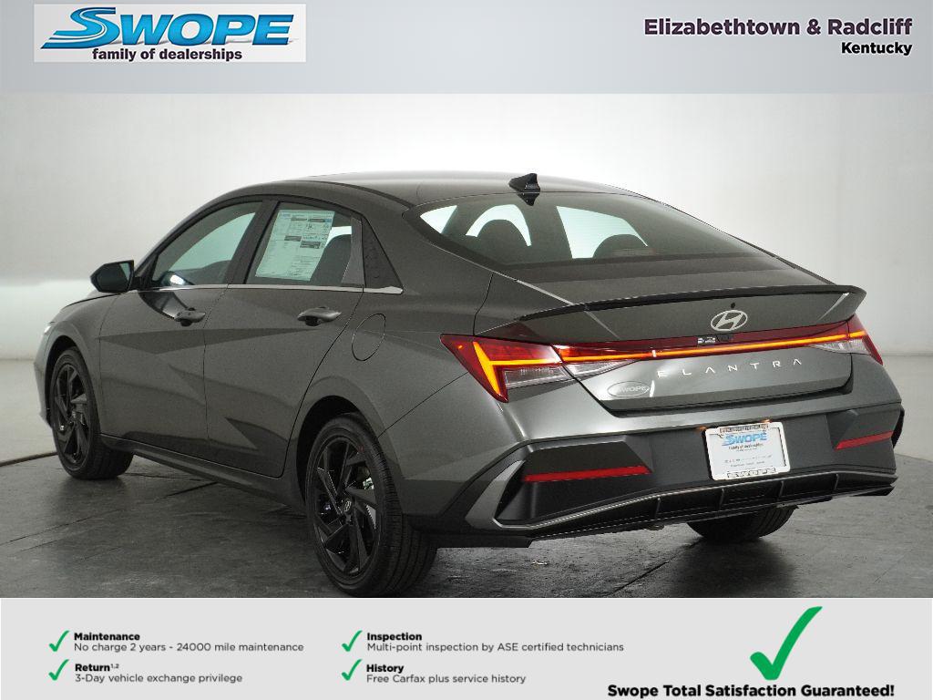 2026 Hyundai Elantra SEL Sport photo 4