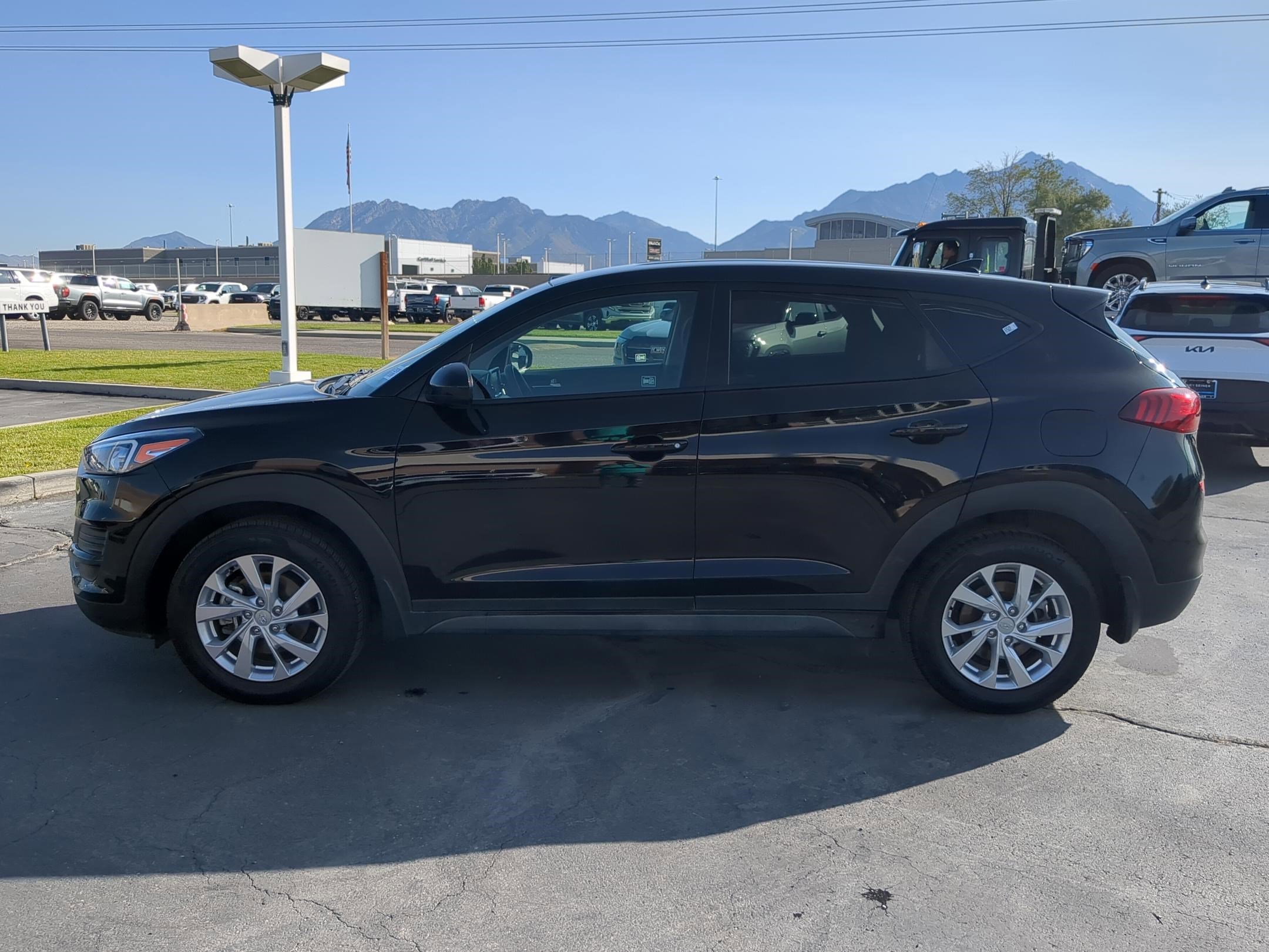 2021 Hyundai Tucson SE photo 2