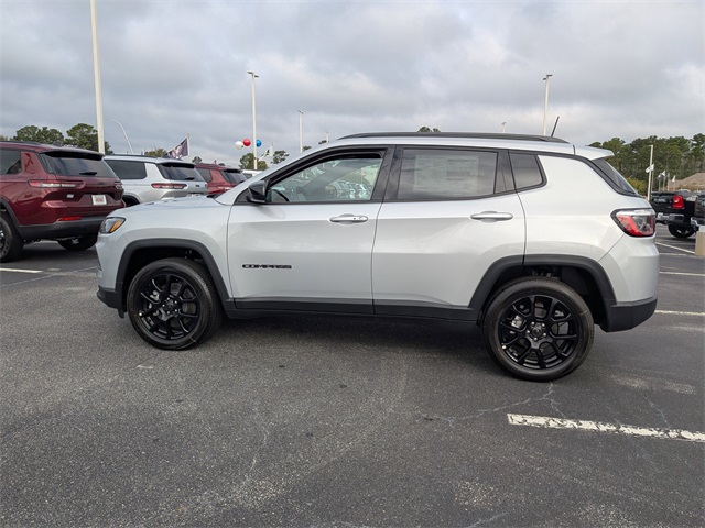 2026 Jeep Compass Latitude Altitude photo 3