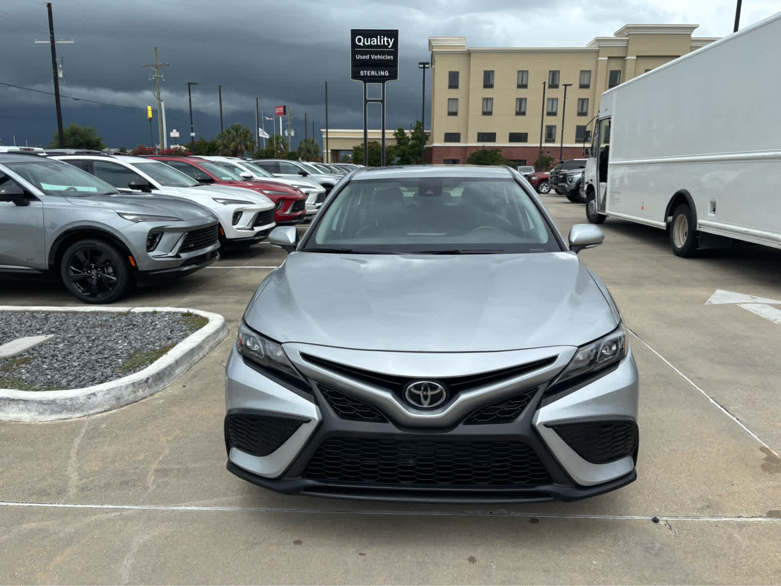 2023 Toyota Camry SE photo 2