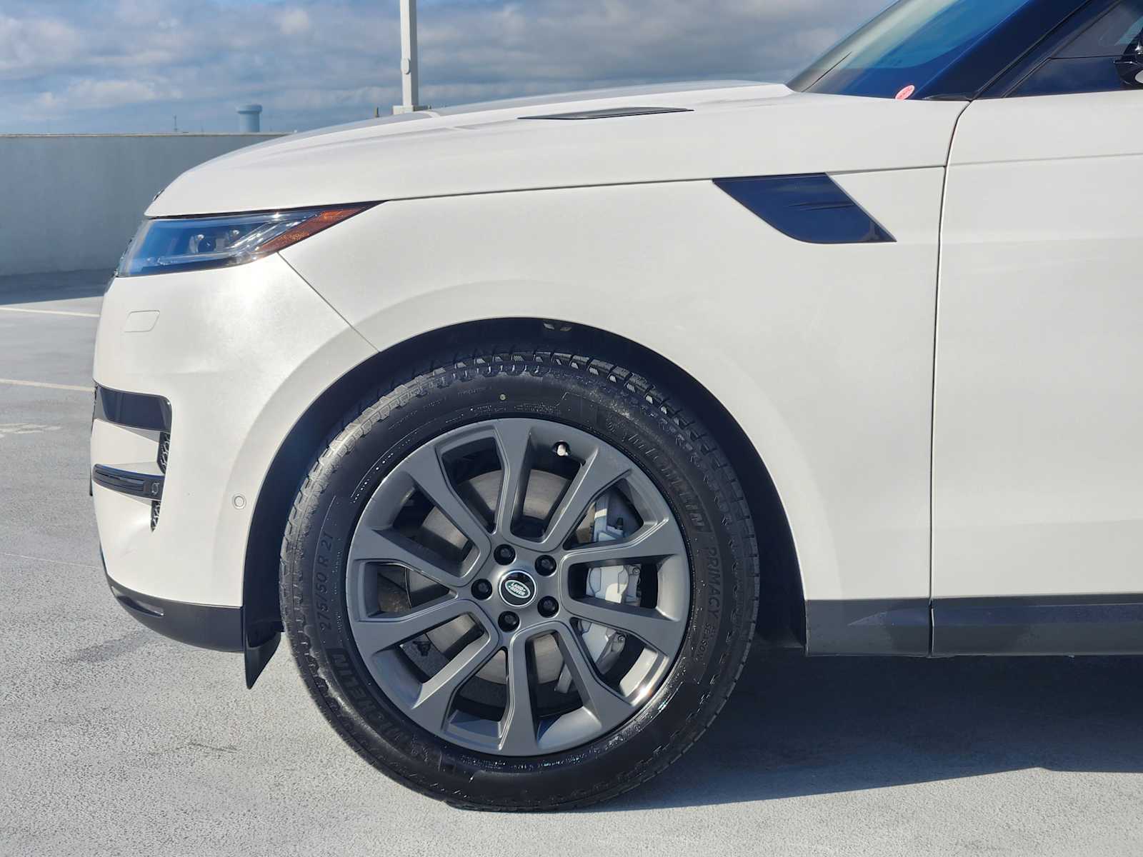 2024 Land Rover Range Rover Sport SE photo 9