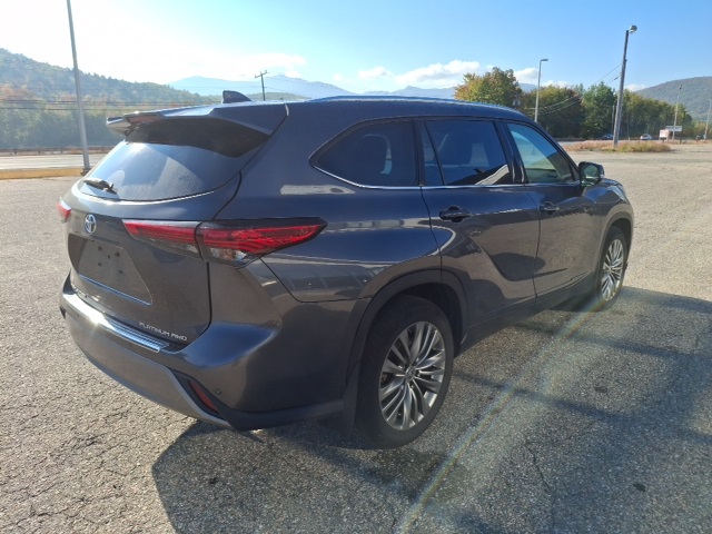 2020 Toyota Highlander Platinum photo 3