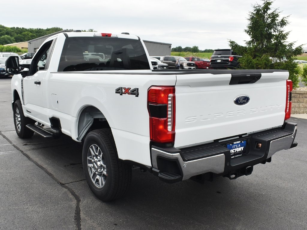 2025 Ford F-250 XLT photo 3