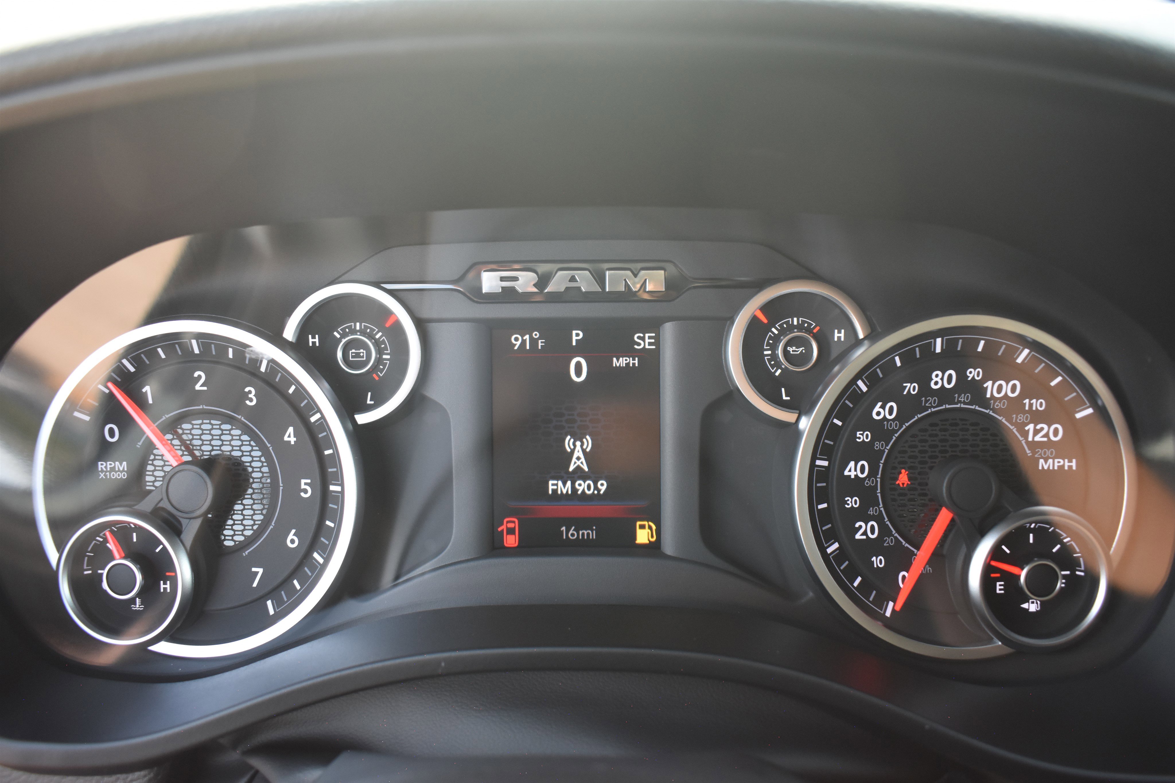 2026 Ram 1500 Tradesman photo 15