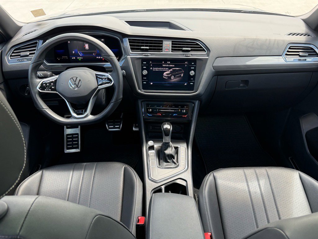 2023 Volkswagen Tiguan SE R-Line Black photo 12