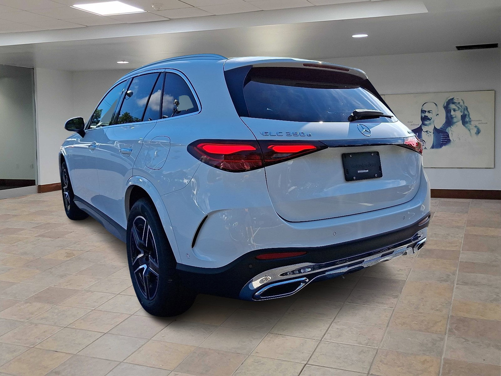 2026 Mercedes Benz GLC 350e 4MATIC photo 3