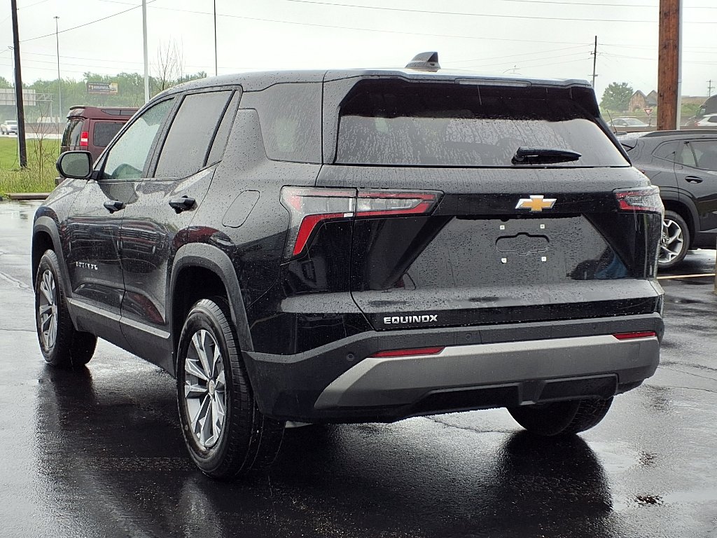 2026 Chevrolet Equinox LT photo 4
