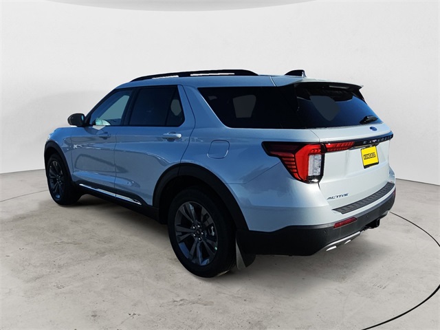 2025 Ford Explorer photo 3