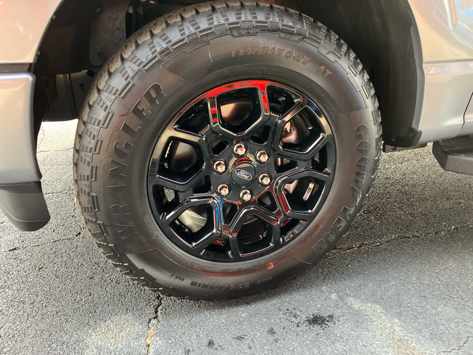 2025 Ford F-150 XLT photo 4