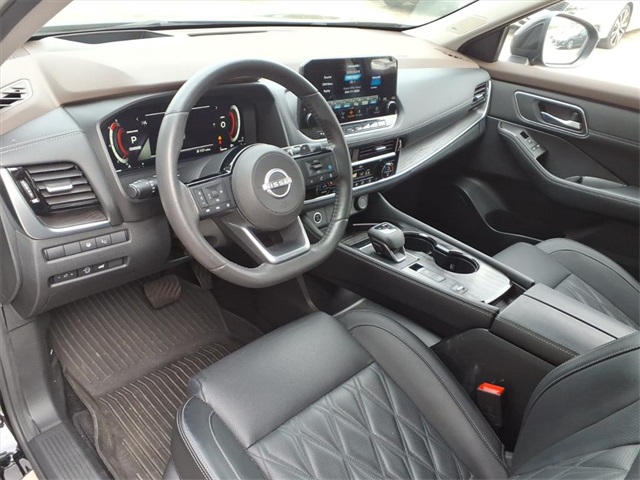 2023 Nissan Rogue Platinum photo 4