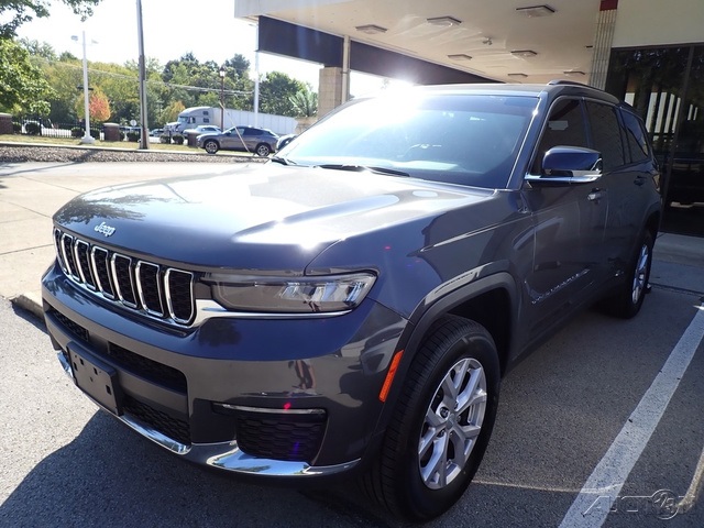 2022 Jeep Grand Cherokee L Limited's photo