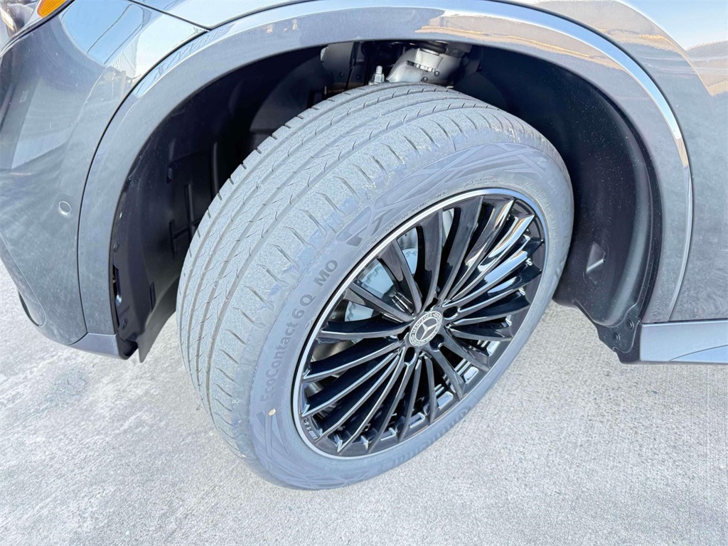 2026 Mercedes Benz GLC 300 photo 3