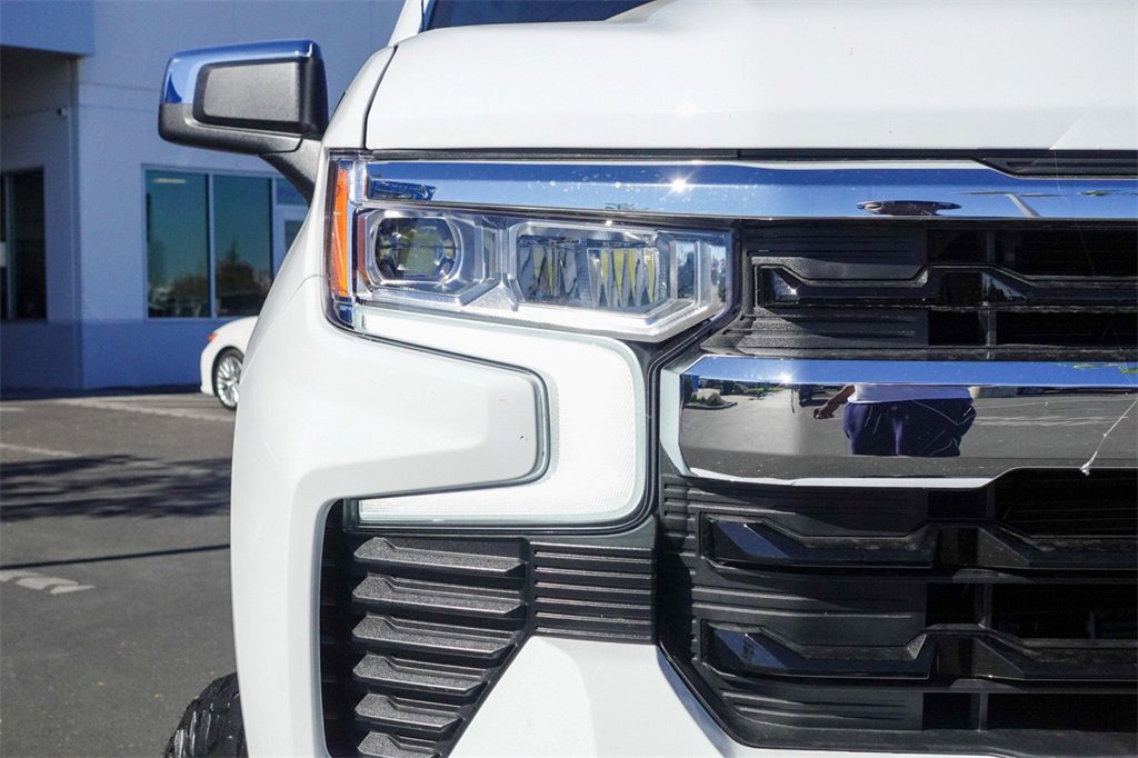 2026 Chevrolet Silverado 1500 LT photo 4