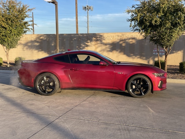 2025 Ford Mustang GT Premium photo 2
