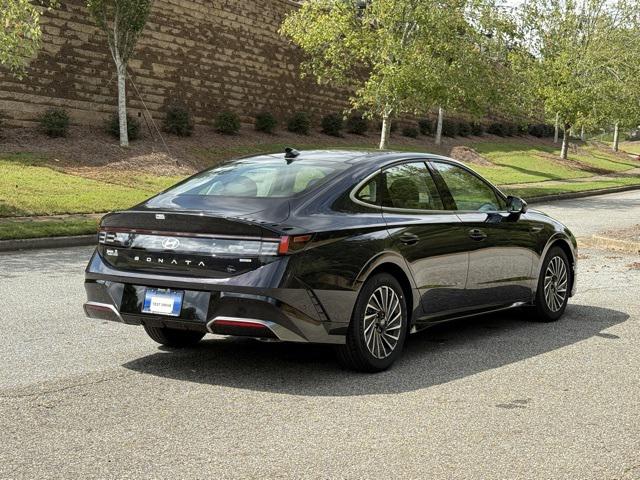 2025 Hyundai Sonata Hybrid Limited photo 4