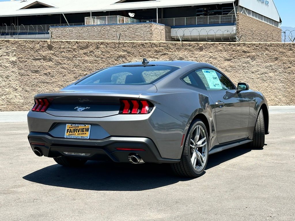 2025 Ford Mustang EcoBoost photo 3
