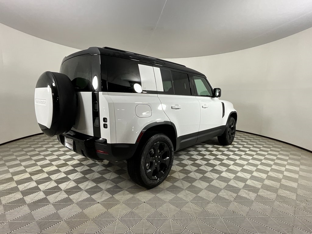 2026 Land Rover Defender 110 S photo 2