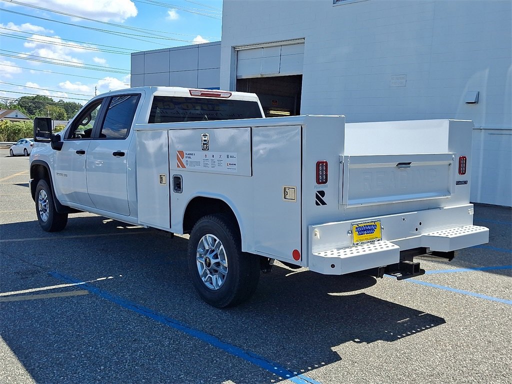2025 Chevrolet Silverado 2500HD photo 3