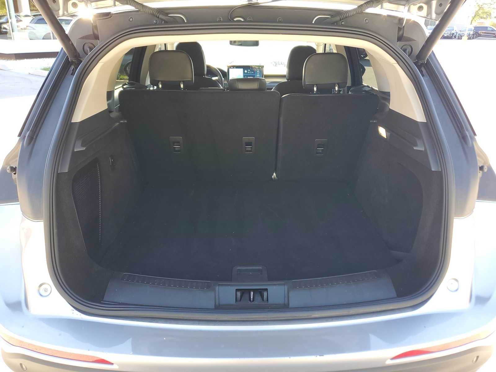 2023 Lincoln Corsair Standard photo 3