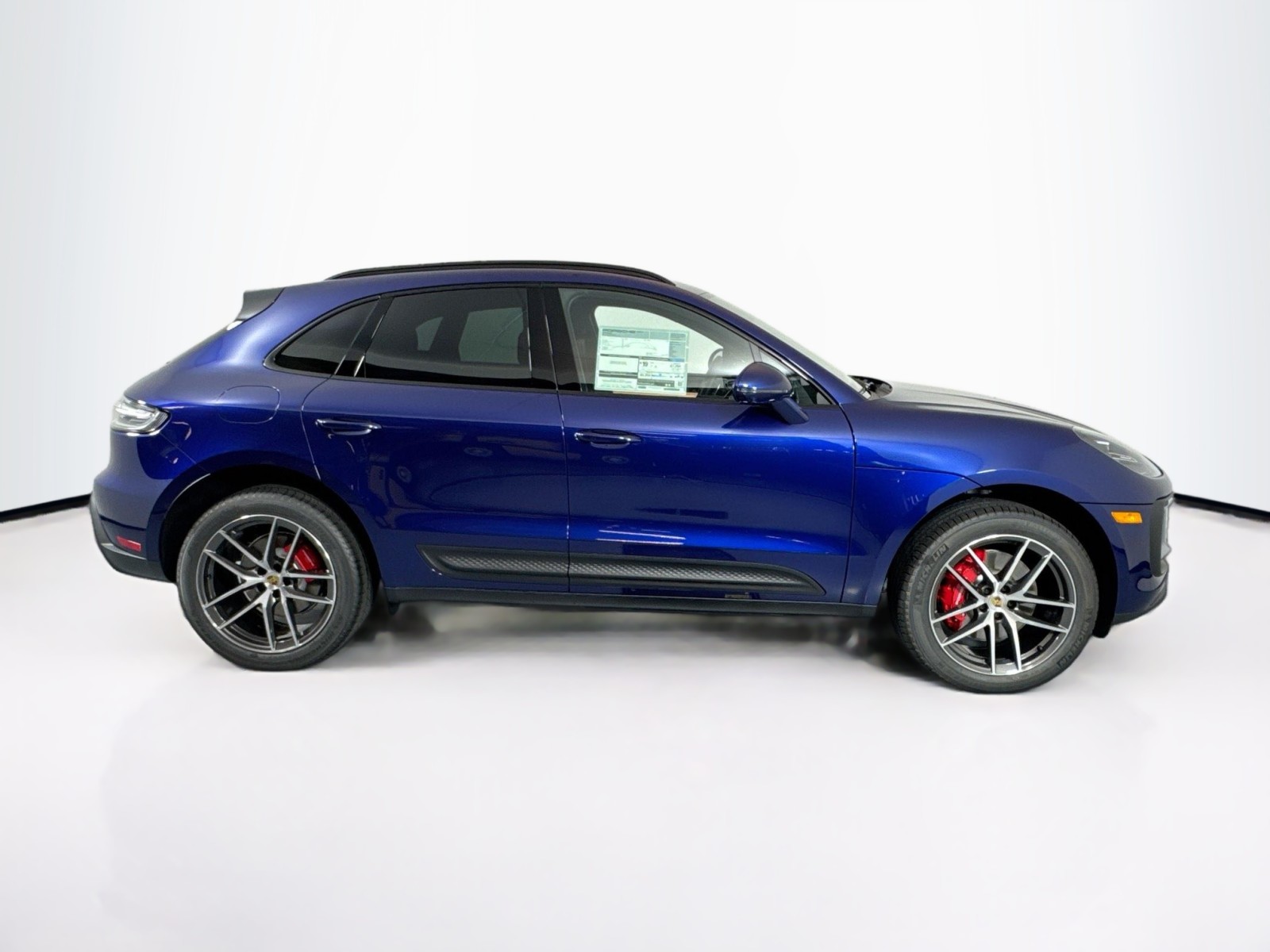 2025 Porsche Macan S photo 8