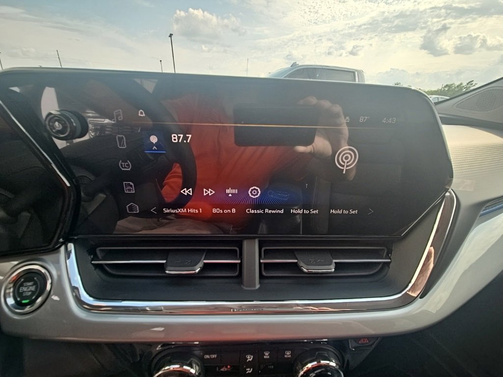 2025 Chevrolet Trax LT photo 26
