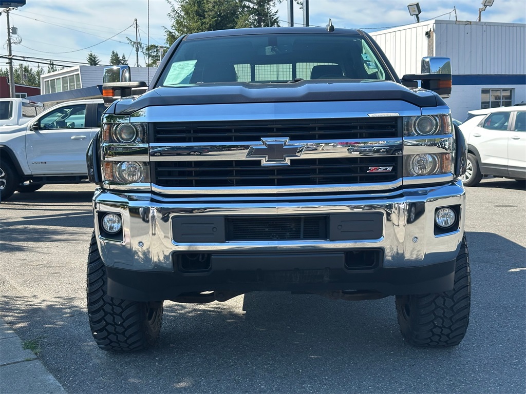 2015 Chevrolet Silverado 2500HD LTZ photo 3