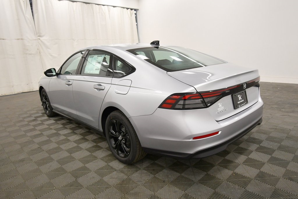 2025 Honda Accord SE photo 3