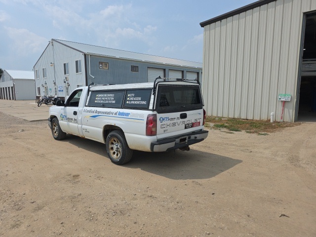 2006 Chevrolet Silverado 1500 Work Truck photo 3