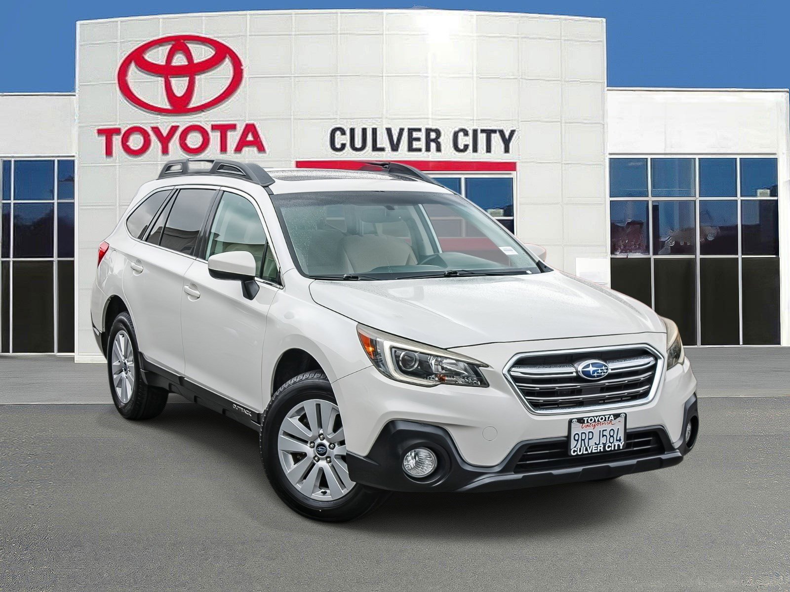 2018 Subaru Outback Premium's photo