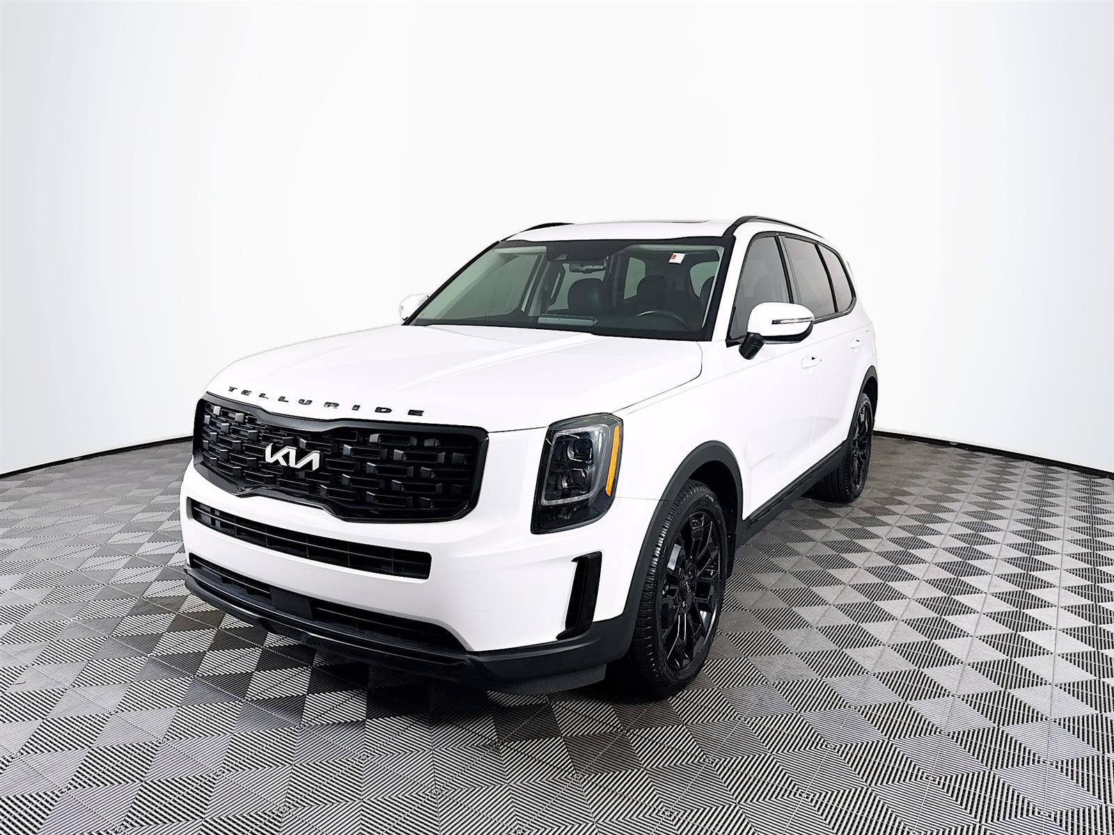 2022 Kia Telluride EX photo 2