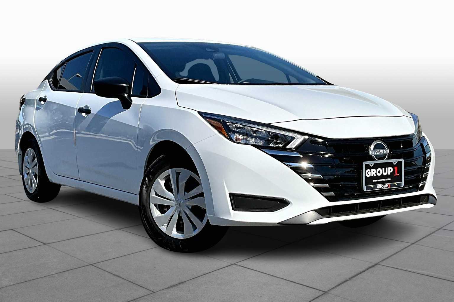 2025 Nissan Versa S photo 2