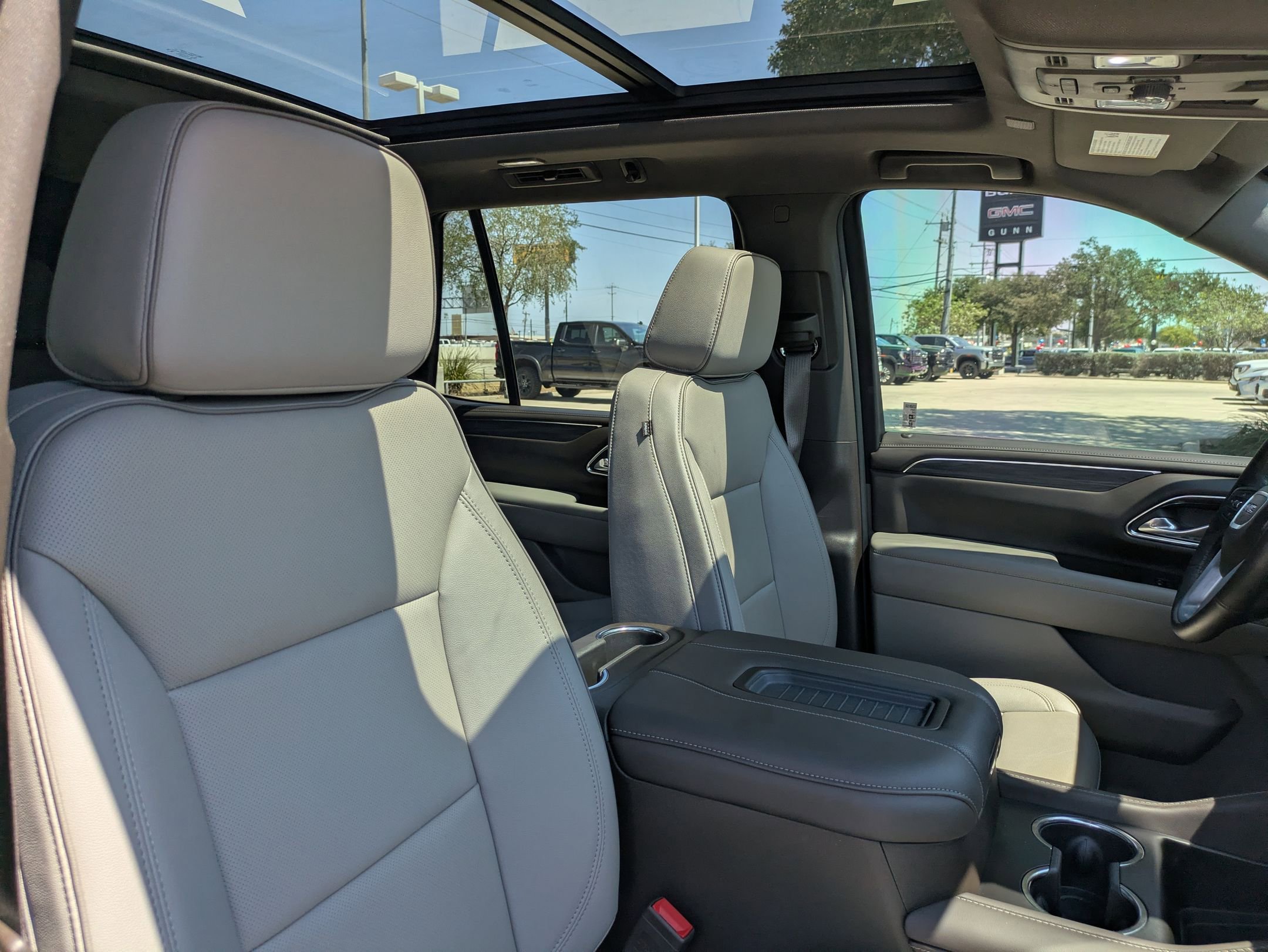 2024 Gmc Yukon SLT photo 30