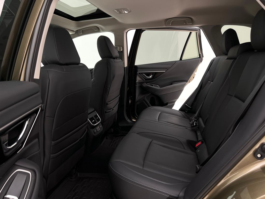 2024 Subaru Outback Touring photo 19