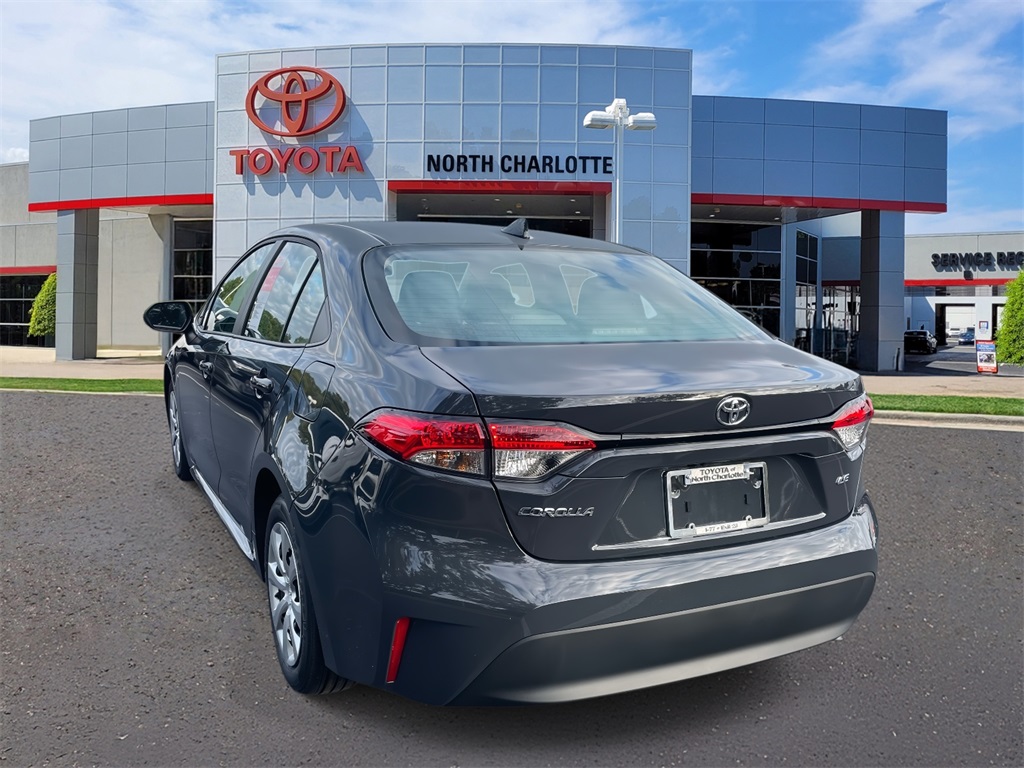 2025 Toyota Corolla LE photo 4