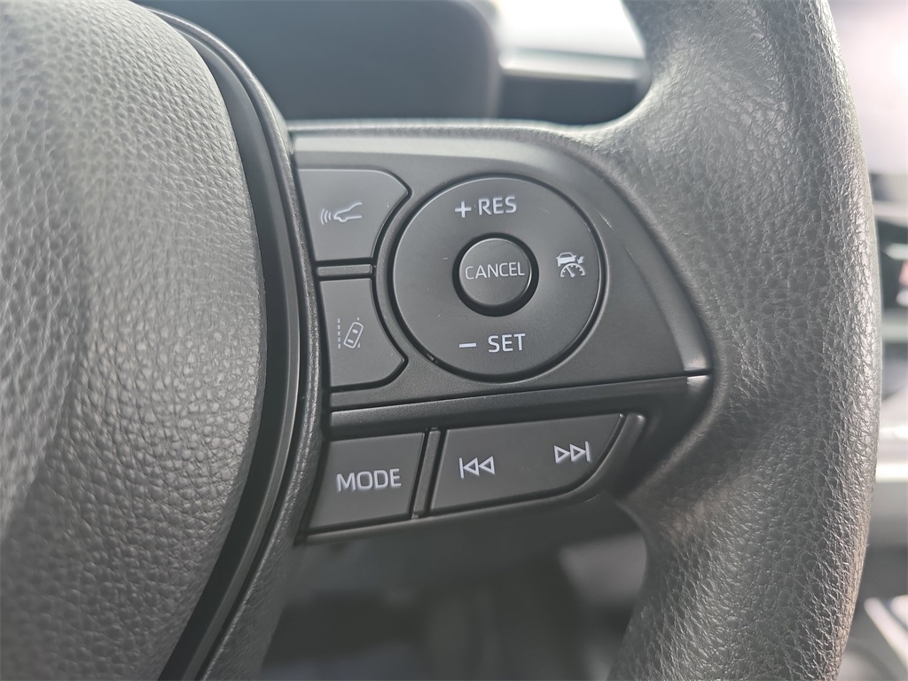 2022 Toyota Corolla Hybrid LE photo 17