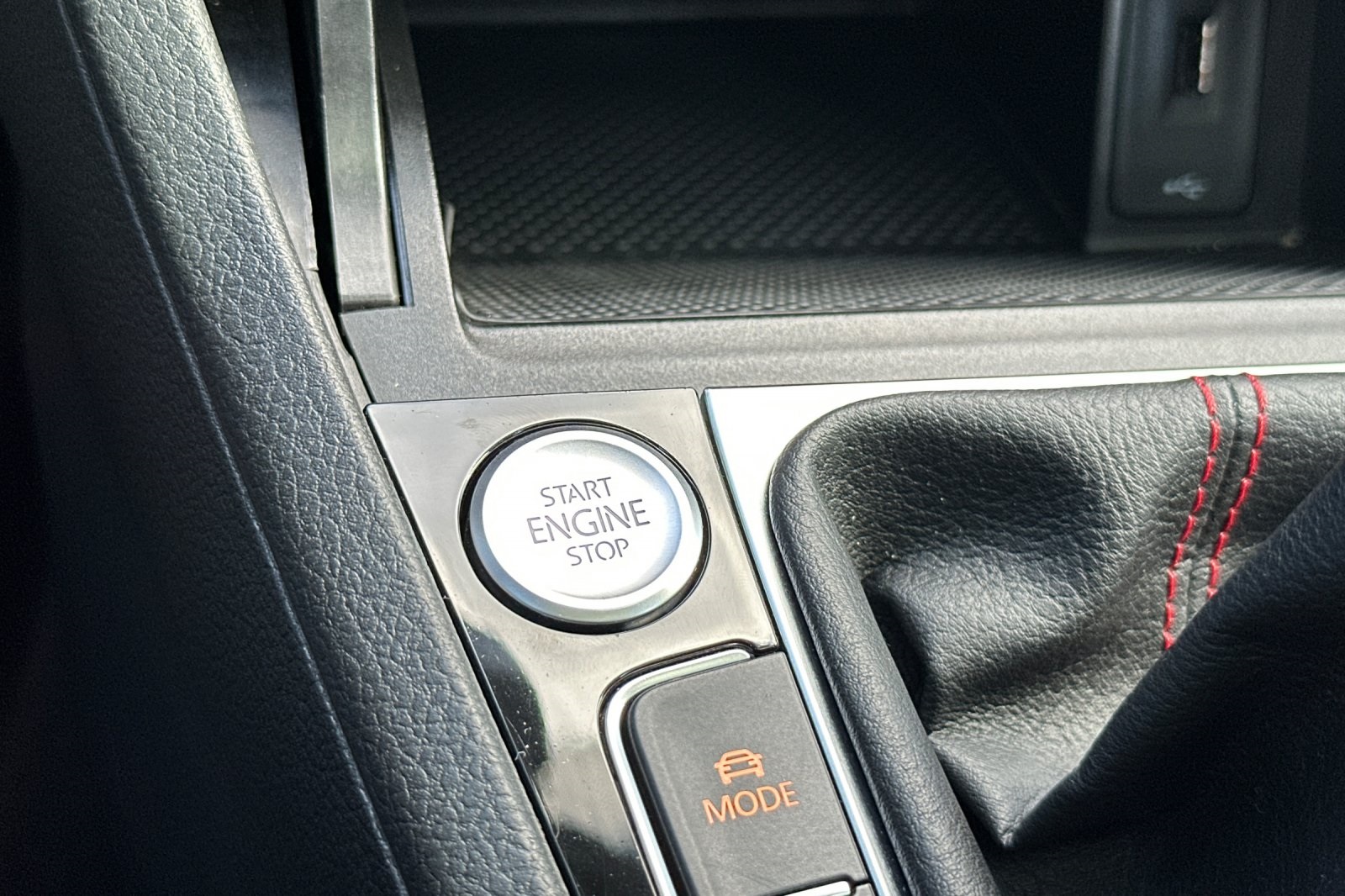 2019 Volkswagen Golf GTI SE photo 21