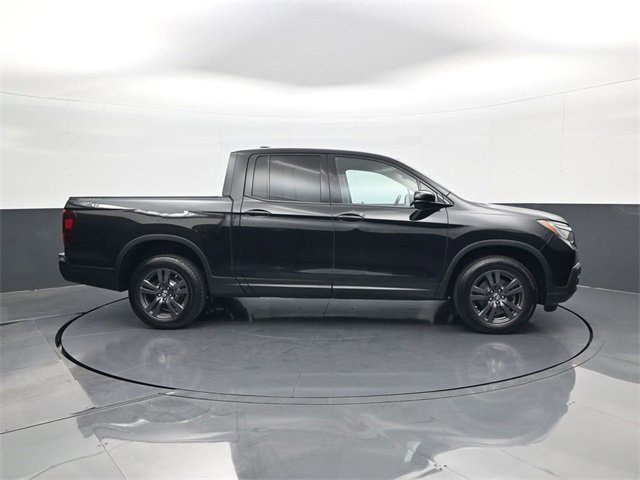 2017 Honda Ridgeline Sport photo 4