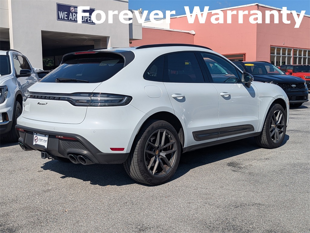 2024 Porsche Macan T photo 4