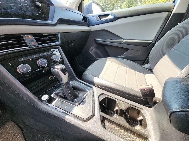 2023 Volkswagen Taos SE photo 13