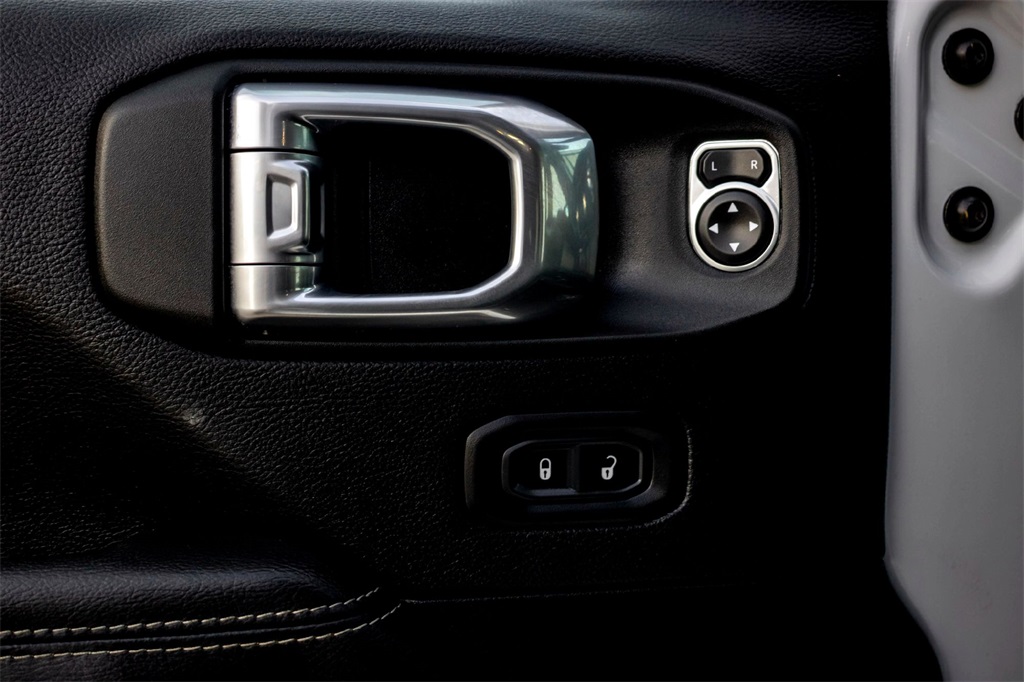 2022 Jeep Wrangler Unlimited Sahara 4xe photo 11