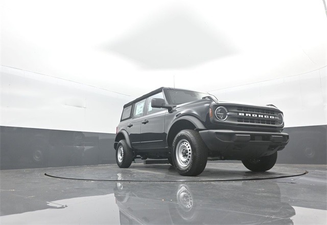 2025 Ford Bronco Base photo 26