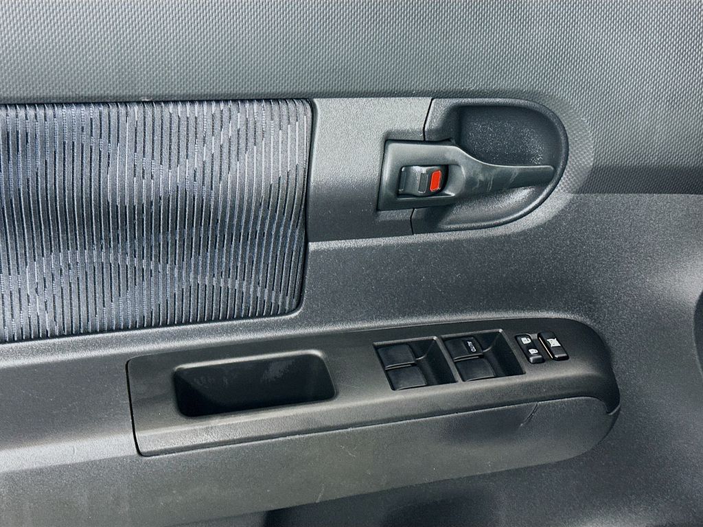 2011 Scion xB Base photo 15
