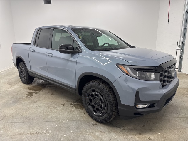 2025 Honda Ridgeline TrailSport photo 2