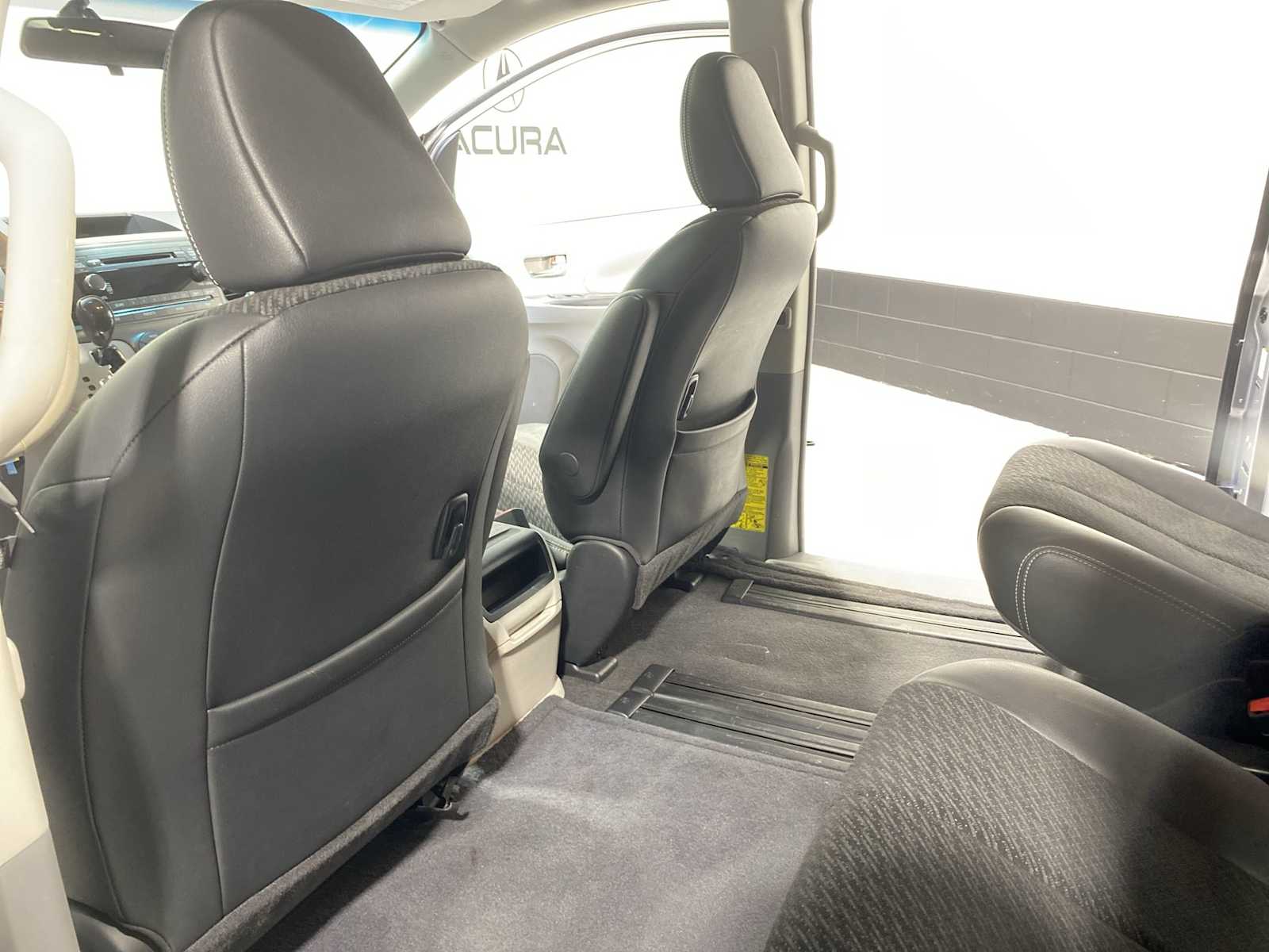 2011 Toyota Sienna SE photo 12