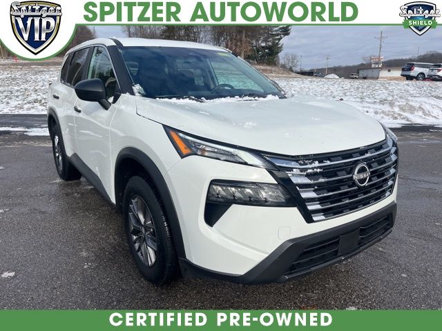 2024 Nissan Rogue S's photo